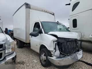 2020 Chevrolet Express Commercial with VIN 1GB3GSCG2L1254616, listed as a Copart auction lot 75731874 with 122,285 mi miles and Salvage title. Bid and sale history available at DreamBid. Image 4.