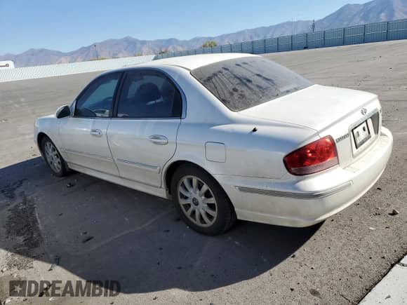 2004 Hyundai Sonata GLS z VIN KMHWF35H24A984241, wystawiony jako Copart lot #75917844 z przebiegiem 151 770 mil mil oraz Czysty tytuł • Clean title. Historia ofert i sprzedaży dostępna na DreamBid. Obrazek 2.