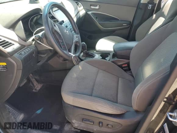 2017 Hyundai Santa Fe SE с VIN KM8SMDHF1HU239196, выставлен на аукционе Copart как лот 68927885 с пробегом 113 400 миль миль и Списание • Salvage title. История ставок и продаж доступна на DreamBid. Изображение 7.