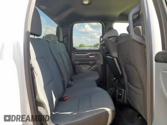 2022 Ram 1500 Big Horn z VIN 1C6RREBG4NN273061, wystawiony jako Copart lot #61784165 z przebiegiem 73 103 mil mil oraz Szkoda całkowita • Salvage title. Historia ofert i sprzedaży dostępna na DreamBid. Obrazek 10.