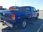 2003 GMC Sierra 1500 SLT z VIN 1GTEK19T93E376805, wystawiony jako IAAI lot #42238370 z przebiegiem 245 948 mil mil oraz . Historia ofert i sprzedaży dostępna na DreamBid. Obrazek 4.
