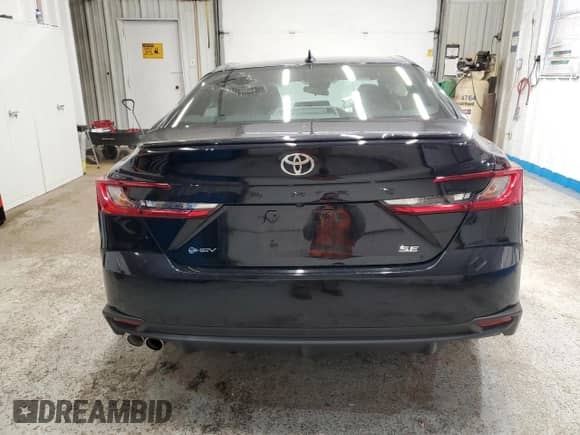 2025 Toyota Camry SE with VIN 4T1DAACK3SU144652, listed as a Copart auction lot 87027795 with 2,217 mi miles and Non repairable. Bid and sale history available at DreamBid. Image 6.