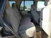 2006 Chevrolet TrailBlazer LT z VIN 1GNDS13S662179793, wystawiony jako Copart lot #81597535 z przebiegiem 323 674 mil mil oraz Szkoda całkowita • Salvage title. Historia ofert i sprzedaży dostępna na DreamBid. Obrazek 11.