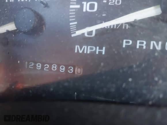1996 GMC Sierra 1500 z VIN 2GTEC19R9T1541142, wystawiony jako IAAI lot #41375900 z przebiegiem 292 893 mil mil oraz . Historia ofert i sprzedaży dostępna na DreamBid. Obrazek 15.