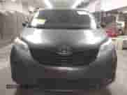 2017 Toyota Sienna L z VIN 5TDZZ3DC5HS825303, wystawiony jako IAAI lot #42249186 z przebiegiem 133 839 mil mil oraz . Historia ofert i sprzedaży dostępna na DreamBid. Obrazek 12.