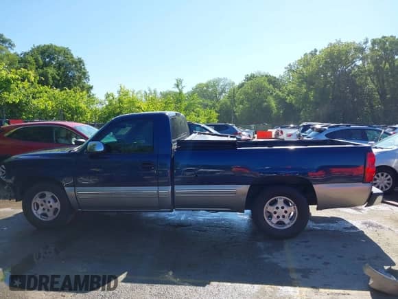 2000 Chevrolet Silverado 1500 with VIN 1GCEC14TXYE381197, listed as a IAAI auction lot 42275123 with 114,188 mi miles and . Bid and sale history available at DreamBid. Image 15.