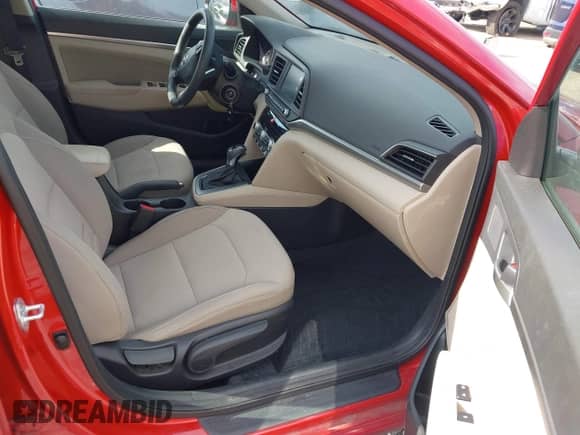 2020 Hyundai Elantra SEL с VIN 5NPD84LF8LH597794, выставлен на аукционе IAAI как лот 43184235 с пробегом 31 645 миль миль и . История ставок и продаж доступна на DreamBid. Изображение 5.