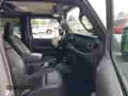 2022 Jeep Wrangler Unlimited Sahara с VIN 1C4HJXEN2NW239826, выставлен на аукционе IAAI как лот 42497327 с пробегом 36 754 миль миль и . История ставок и продаж доступна на DreamBid. Изображение 5.