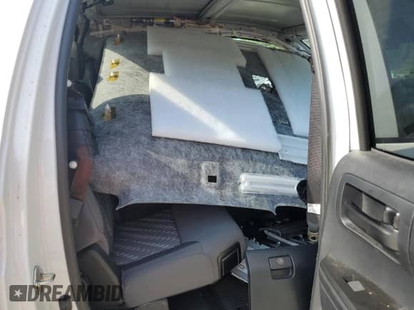 2019 Toyota Tundra SR с VIN 5TFUM5F10KX083006, выставлен на аукционе Copart как лот 68364105 с пробегом Не указан миль и Списание • Salvage title. История ставок и продаж доступна на DreamBid. Изображение 10.