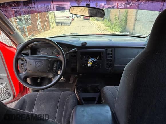 2001 Dodge Dakota с VIN 1B7GL22X61S151281, выставлен на аукционе Copart как лот 70411185 с пробегом 213 055 миль миль и Списание • Salvage title. История ставок и продаж доступна на DreamBid. Изображение 9.