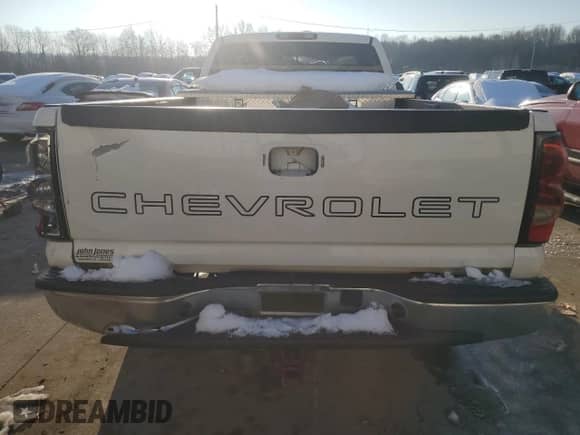 2006 Chevrolet Silverado 1500 Work Truck с VIN 3GCEK14V56G195822, выставлен на аукционе Copart как лот 41662095 с пробегом 236 950 миль миль и Списание • Salvage title. История ставок и продаж доступна на DreamBid. Изображение 6.