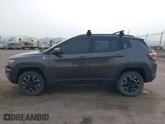 2019 Jeep Compass Trailhawk z VIN 3C4NJDDB9KT697776, wystawiony jako IAAI lot #43195312 z przebiegiem 82 655 mil mil oraz . Historia ofert i sprzedaży dostępna na DreamBid. Obrazek 15.