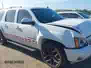 2010 Chevrolet Suburban LT z VIN 1GNUCJE04AR145330, wystawiony jako IAAI lot #42579675 z przebiegiem 185 242 mil mil oraz . Historia ofert i sprzedaży dostępna na DreamBid. Obrazek 1.