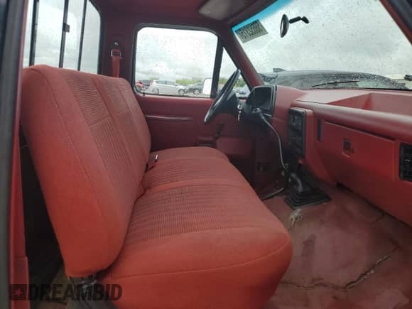 1988 Ford F-150 z VIN 1FTEF14N9JLA63808, wystawiony jako Copart lot #56652315 z przebiegiem 504 495 mil mil oraz Szkoda całkowita • Salvage title. Historia ofert i sprzedaży dostępna na DreamBid. Obrazek 10.