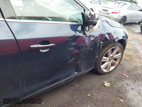 2013 Volvo S60 T6 R-Design Platinum с VIN YV1902FH8D1216575, выставлен на аукционе IAAI как лот 43233003 с пробегом 52 221 миль миль и . История ставок и продаж доступна на DreamBid. Изображение 6.