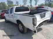 2007 Nissan Frontier SE z VIN 1N6AD09U87C421940, wystawiony jako IAAI lot #42051182 z przebiegiem 235 216 mil mil oraz . Historia ofert i sprzedaży dostępna na DreamBid. Obrazek 3.