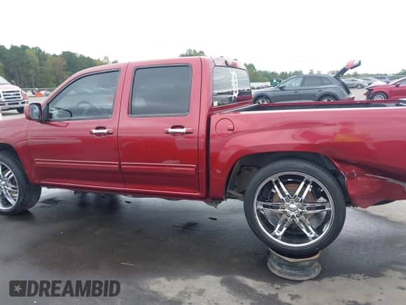 2010 Chevrolet Colorado 1LT z VIN 1GCDSCDE3A8131137, wystawiony jako IAAI lot #43435078 z przebiegiem 181 467 mil mil oraz . Historia ofert i sprzedaży dostępna na DreamBid. Obrazek 14.