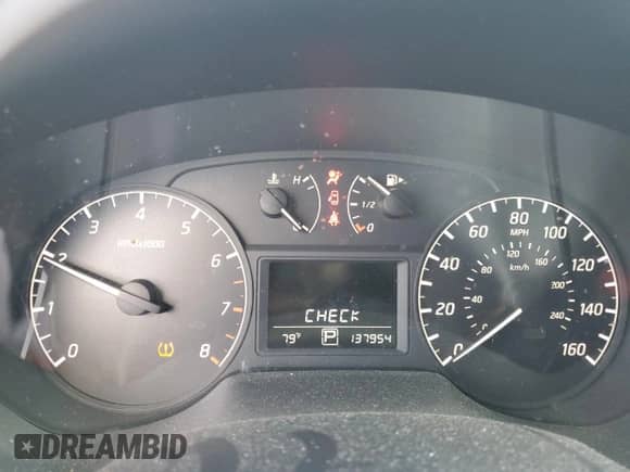 2017 Nissan Sentra S z VIN 3N1AB7AP2HY301442, wystawiony jako Copart lot #81315945 z przebiegiem 137 954 mil mil oraz Szkoda całkowita • Salvage title. Historia ofert i sprzedaży dostępna na DreamBid. Obrazek 9.