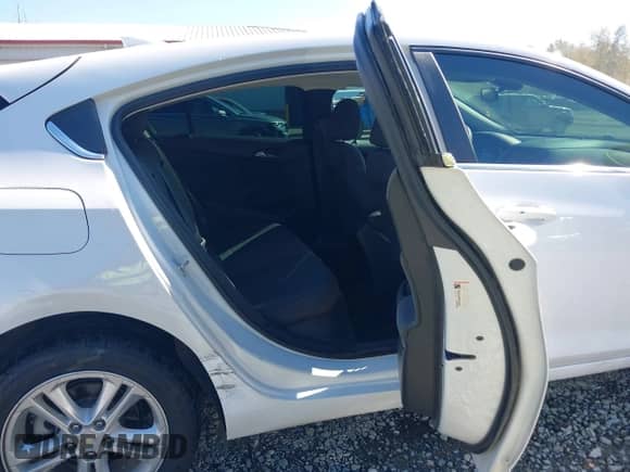 2018 Chevrolet Cruze LT z VIN 3G1BE6SM0JS558673, wystawiony jako IAAI lot #43279143 z przebiegiem 180 522 mil mil oraz . Historia ofert i sprzedaży dostępna na DreamBid. Obrazek 8.