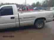 2005 GMC Sierra 1500 Work Truck z VIN 1GTEC14V15Z208030, wystawiony jako IAAI lot #41625004 z przebiegiem 340 630 mil mil oraz . Historia ofert i sprzedaży dostępna na DreamBid. Obrazek 15.