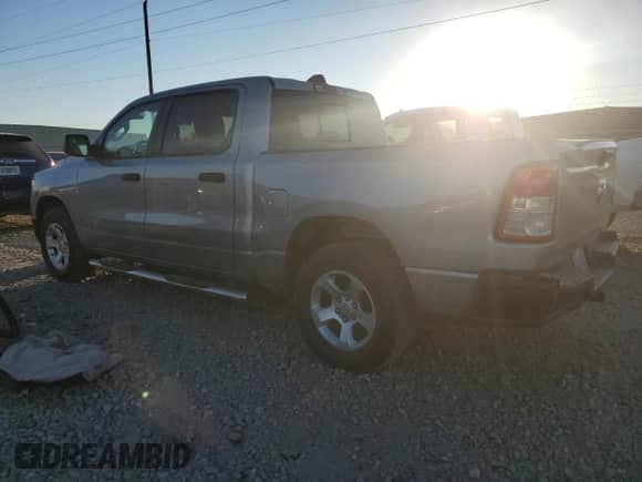 2019 Ram 1500 Tradesman z VIN 1C6RREGTXKN579375, wystawiony jako Copart lot #76396434 z przebiegiem 93 889 mil mil oraz Szkoda całkowita • Salvage title. Historia ofert i sprzedaży dostępna na DreamBid. Obrazek 2.
