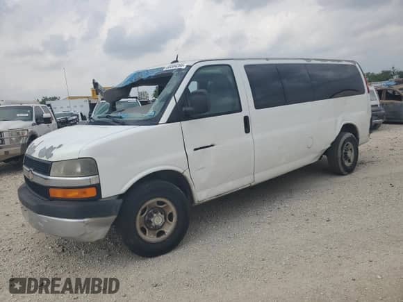 2011 Chevrolet Express Passenger 1LT с VIN 1GAZG1FGXB1106362, выставлен на аукционе Copart как лот 55584285 с пробегом 250 862 миль миль и Списание • Salvage title. История ставок и продаж доступна на DreamBid. Изображение 1.
