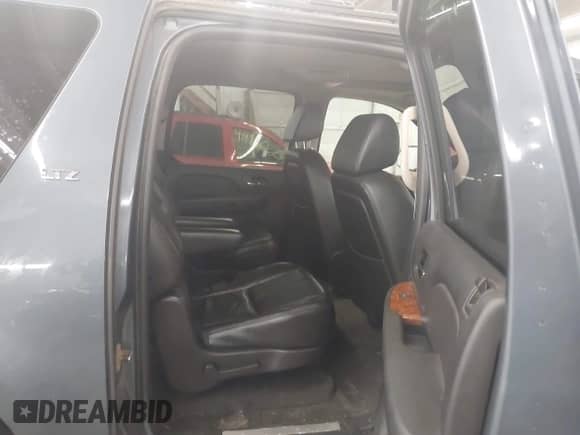 2008 Chevrolet Suburban 2LT с VIN 1GNFK16378J144492, выставлен на аукционе IAAI как лот 43188885 с пробегом 122 267 миль миль и . История ставок и продаж доступна на DreamBid. Изображение 8.