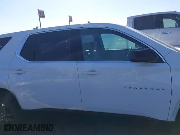 2023 Chevrolet Traverse LS z VIN 1GNERFKW6PJ286819, wystawiony jako IAAI lot #40472188 z przebiegiem 24 248 mil mil oraz . Historia ofert i sprzedaży dostępna na DreamBid. Obrazek 13.
