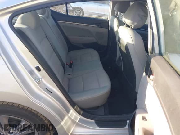 2017 Hyundai Elantra SE z VIN 5NPD84LF7HH055576, wystawiony jako IAAI lot #43330336 z przebiegiem 113 103 mil mil oraz . Historia ofert i sprzedaży dostępna na DreamBid. Obrazek 8.