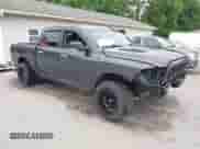 2018 Ram 1500 Big Horn z VIN 3C6RR7LT9JG176304, wystawiony jako IAAI lot #42270040 z przebiegiem 112 058 mil mil oraz . Historia ofert i sprzedaży dostępna na DreamBid. Obrazek 1.