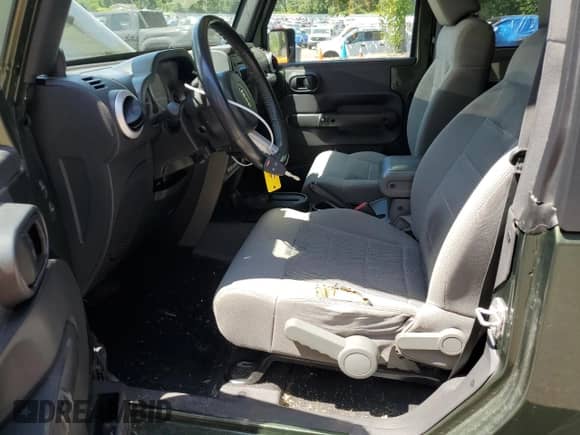 2008 Jeep Wrangler Sahara с VIN 1J4FA54138L553012, выставлен на аукционе Copart как лот 65723655 с пробегом 191 471 миль миль и Списание • Salvage title. История ставок и продаж доступна на DreamBid. Изображение 7.