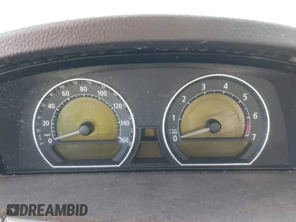 2007 BMW 7 Series 750Li z VIN WBAHN83567DT68273, wystawiony jako IAAI lot #43423449 z przebiegiem Nie podano mil oraz . Historia ofert i sprzedaży dostępna na DreamBid. Obrazek 7.