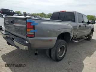 2006 Chevrolet Silverado 3500 DRW Wrk Trk с VIN 1GCJK33286F132975, выставлен на аукционе Copart как лот 51809294 с пробегом 242 451 миль миль и Списание • Salvage title. История ставок и продаж доступна на DreamBid. Изображение 3.