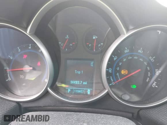 2011 Chevrolet Cruze 2LT z VIN 1G1PG5S90B7215304, wystawiony jako IAAI lot #42954620 z przebiegiem 119 407 mil mil oraz . Historia ofert i sprzedaży dostępna na DreamBid. Obrazek 7.