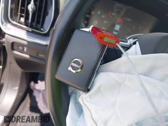 2020 Volvo S60 Momentum с VIN 7JRA22TK3LG064151, выставлен на аукционе IAAI как лот 42280149 с пробегом 30 861 миль миль и . История ставок и продаж доступна на DreamBid. Изображение 11.