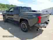2024 Toyota Tacoma SR5 z VIN 3TMLB5JN2RM054571, wystawiony jako IAAI lot #42572496 z przebiegiem 7 157 mil mil oraz . Historia ofert i sprzedaży dostępna na DreamBid. Obrazek 3.