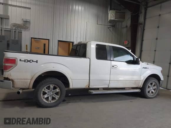 2013 Ford F-150 XL with VIN 1FTFX1EF2DKE76477, listed as a IAAI auction lot 43352971 with 379,707 mi miles and . Bid and sale history available at DreamBid. Image 13.