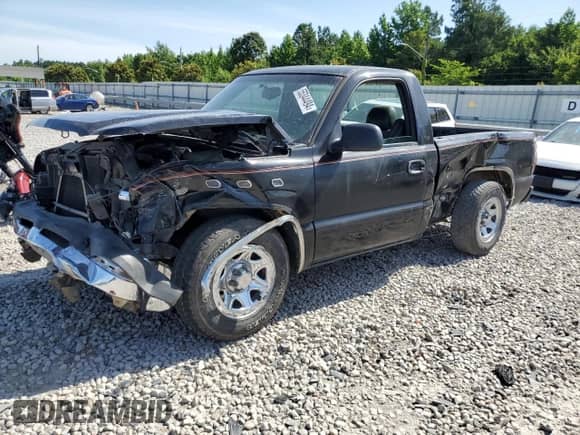 2005 Chevrolet Silverado 1500 Work Truck z VIN 1GCEC14V85Z138574, wystawiony jako Copart lot #59413614 z przebiegiem Nie podano mil oraz Szkoda całkowita • Salvage title. Historia ofert i sprzedaży dostępna na DreamBid. Obrazek 1.