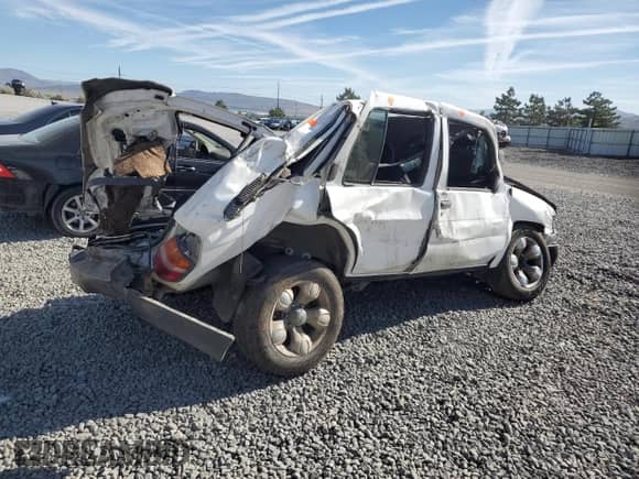 1998 Nissan Pathfinder XE с VIN JN8AR05Y9WW234463, выставлен на аукционе Copart как лот 69499425 с пробегом Не указан миль и На запчасти • Non repairable. История ставок и продаж доступна на DreamBid. Изображение 3.