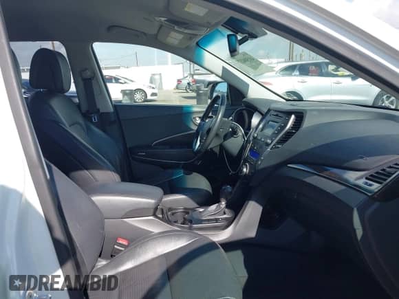 2014 Hyundai Santa Fe Limited с VIN KM8SNDHF3EU043060, выставлен на аукционе IAAI как лот 41504375 с пробегом 201 212 миль миль и . История ставок и продаж доступна на DreamBid. Изображение 5.