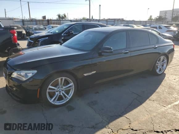 2013 BMW 7 Series 750Li with VIN WBAYE8C51DD132660, listed as a Copart auction lot 85934925 with 111,739 mi miles and Salvage title. Bid and sale history available at DreamBid. Image 1.