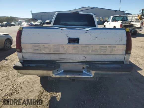 1996 Chevrolet Silverado 1500 with VIN 1GCEC19R0TE110221, listed as a Copart auction lot 80949385 with 566,496 mi miles and Non repairable. Bid and sale history available at DreamBid. Image 6.