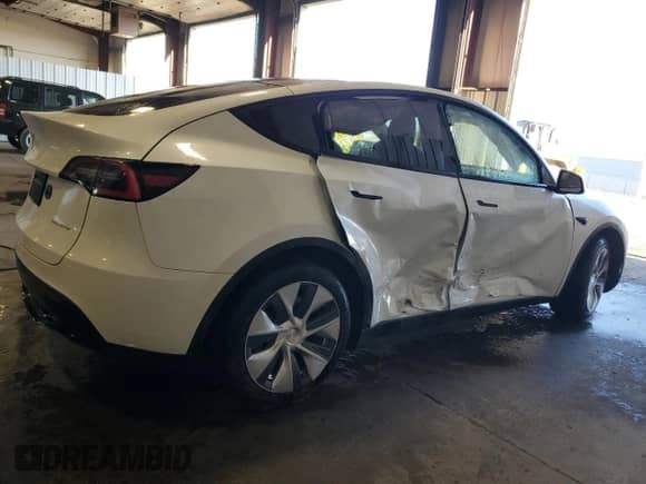 2020 Tesla Model Y Long Range with VIN 5YJYGDEE9LF043896, listed as a Copart auction lot 85577765 with 36,260 mi miles and Salvage title. Bid and sale history available at DreamBid. Image 3.