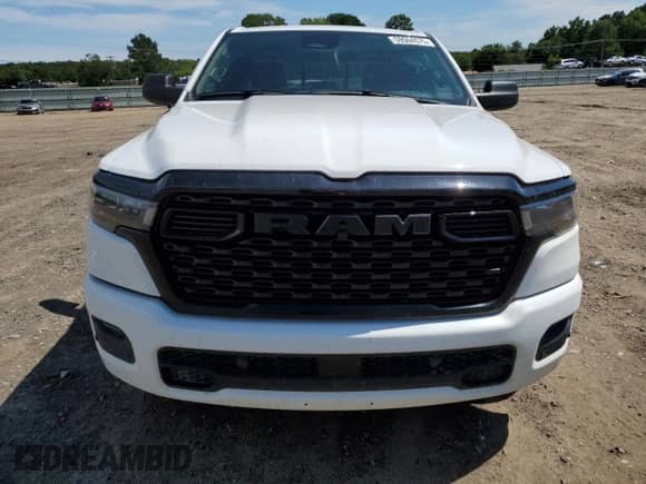 2025 Ram 1500 Tradesman z VIN 1C6RRFCG2SN599733, wystawiony jako Copart lot #59504675 z przebiegiem 27 748 mil mil oraz Szkoda całkowita • Salvage title. Historia ofert i sprzedaży dostępna na DreamBid. Obrazek 5.