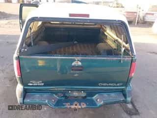 1996 Chevrolet S-10 LS с VIN 1GCCT19X1T8105176, выставлен на аукционе IAAI как лот 43342063 с пробегом 250 451 миль миль и . История ставок и продаж доступна на DreamBid. Изображение 6.