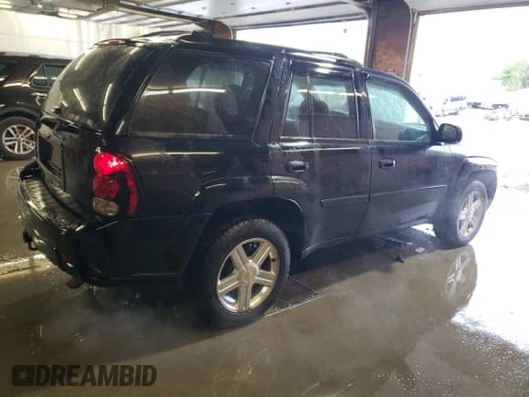 2007 Chevrolet TrailBlazer LT z VIN 1GNET13M672267005, wystawiony jako Copart lot #72808704 z przebiegiem 257 971 mil mil oraz Szkoda całkowita • Salvage title. Historia ofert i sprzedaży dostępna na DreamBid. Obrazek 3.