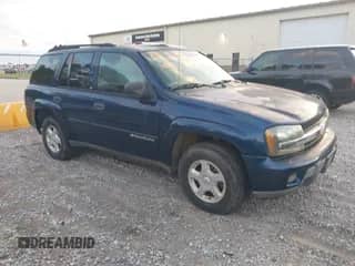 2003 Chevrolet TrailBlazer LS с VIN 1GNDS13S232199051, выставлен на аукционе IAAI как лот 43177550 с пробегом 242 631 миль миль и . История ставок и продаж доступна на DreamBid. Изображение 1.
