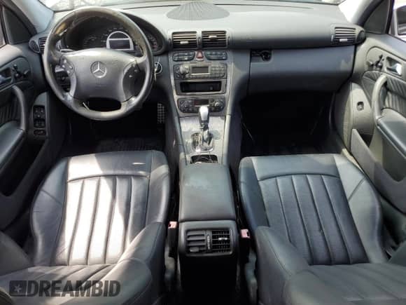 2003 Mercedes-Benz C AMG z VIN WDBRF65J03F382539, wystawiony jako Copart lot #68867995 z przebiegiem 146 253 mil mil oraz Czysty tytuł • Clean title. Historia ofert i sprzedaży dostępna na DreamBid. Obrazek 8.