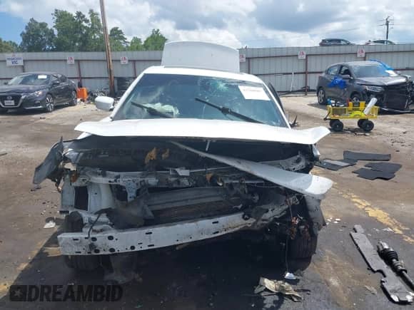 2019 Dodge Charger SXT z VIN 2C3CDXBG9KH695392, wystawiony jako IAAI lot #42768507 z przebiegiem 111 426 mil mil oraz . Historia ofert i sprzedaży dostępna na DreamBid. Obrazek 13.