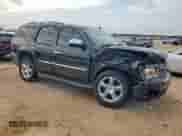 2011 Chevrolet Tahoe LTZ z VIN 1GNSCCE01BR117313, wystawiony jako Copart lot #63123425 z przebiegiem 175 182 mil mil oraz Szkoda całkowita • Salvage title. Historia ofert i sprzedaży dostępna na DreamBid. Obrazek 4.